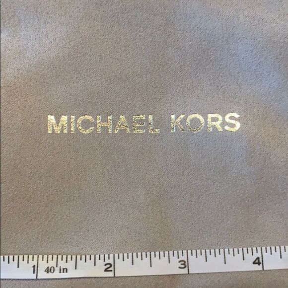 🎉Last deal🎉Michael Kors pouch - Picture 3 of 5
